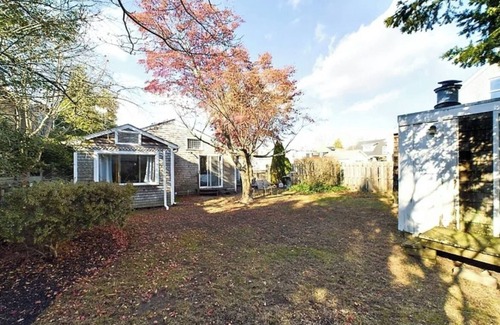 Manasquan Cottage | Charming "Nantucket Style" cottage in Manasquan. 10 Blocks from Sea Girt Beach!