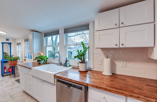 Urbandale Nations House | Charming Nashville Home w/Fire Pit, Indoor Sauna!