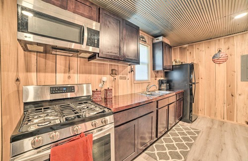 New Concord Cabin | Charming New Concord Cabin on 50-Acre Farm!