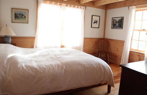 Shelburne Falls House | Charming New England House Surrounded By Trees, Field And Pond
