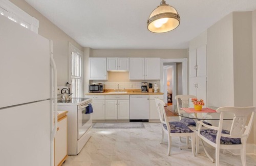West Hartford House | Charming New England Home in West Hartford Center