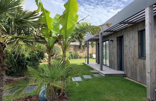 Sarzeau House | Charming new house on one level