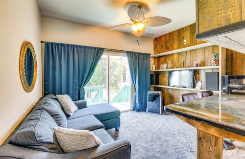 Rouses Point Apartment | Charming New York Retreat w/Lake Champlain Views!