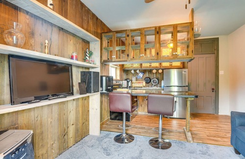 Rouses Point Apartment | Charming New York Retreat w/Lake Champlain Views!