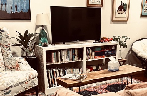 Havre De Grace Apartment | Charming newly renovated apartment close to family fun