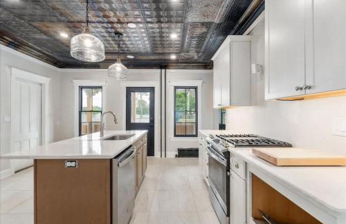 Saratoga Springs House | Charming Newly Renovated House Next Door to Track