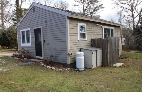 Wellfleet Cottage | Charming Newly Renovated Wellfleet Cottage Near Black Fish Creek (2238)