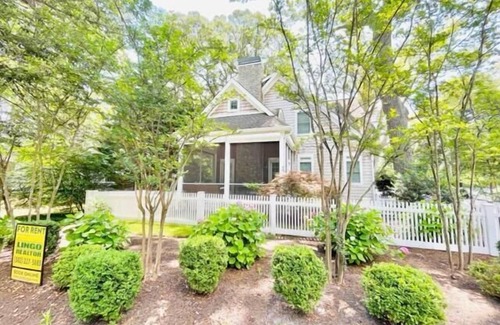 The Glade House | Charming Ocean Block Home in The Pines – Walk to Everything, Private Baths!