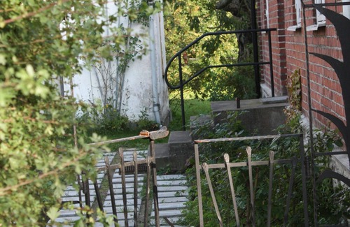 Loderup House | Charming old brick cottage in Summer paradise Osterlen