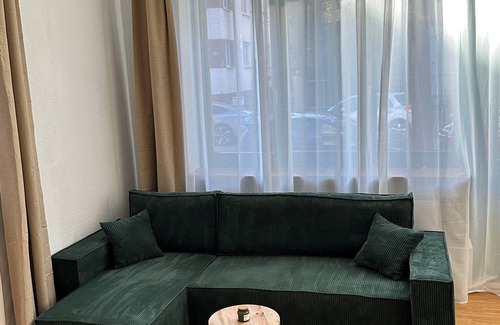 Loebtau Apartment | Charming old building in Löbtau - central & modern