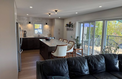 Grand Bend Apartment | Charming one-bedroom Ausable View apartment centrally located in Grand Bend.