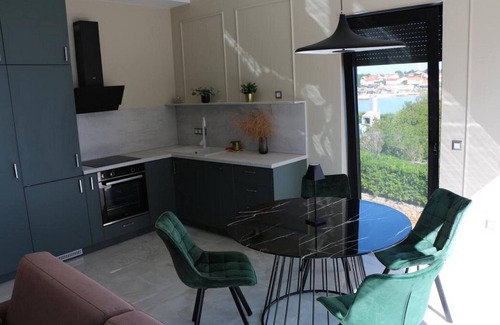 Ugljan Apartment | Charming one-bedroom apartment in Ugljan