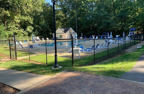 Cary House | Charming one bedroom in quiet community with amenities!
