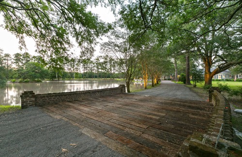 Walterboro Cottage | Charming one bedroom Carriage House a part of the Eden at Gracefield Event Venue
