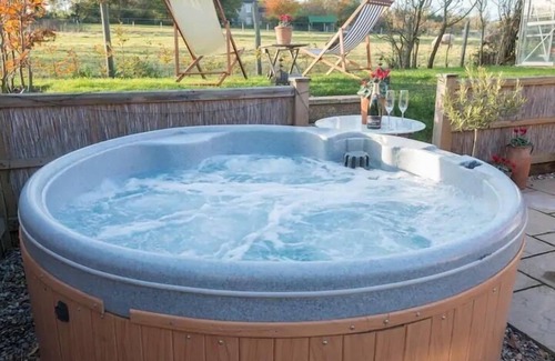 Ranworth Cottage | Charming one bedroomed converted boathouse overlooking Broad, Ranworth.