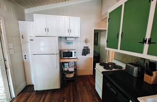Mayhew House | Charming Original Lake Norman Cabin in Great Location - Come relax and enjoy!