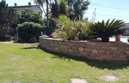 Le Muy House | Charming outbuilding with pool near the sea