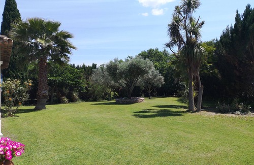 Le Muy House | Charming outbuilding with pool near the sea