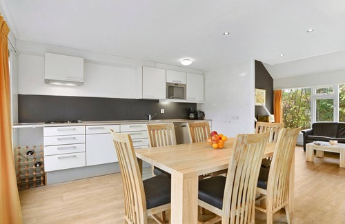 Midlaren House | Charming Park Home in Drenthe