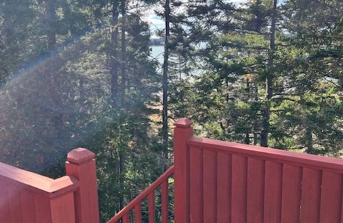 Pembroke House | Charming Pembroke cabin, stunning views, total privacy, beach combing, near town