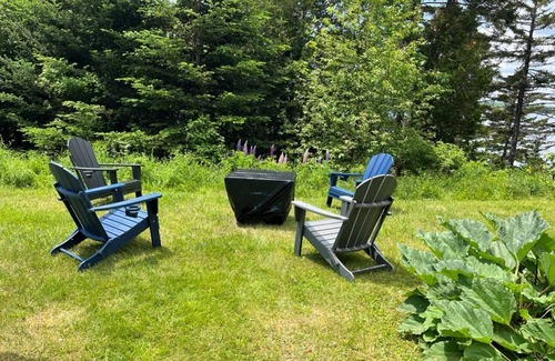 Pembroke House | Charming Pembroke cabin, stunning views, total privacy, beach combing, near town
