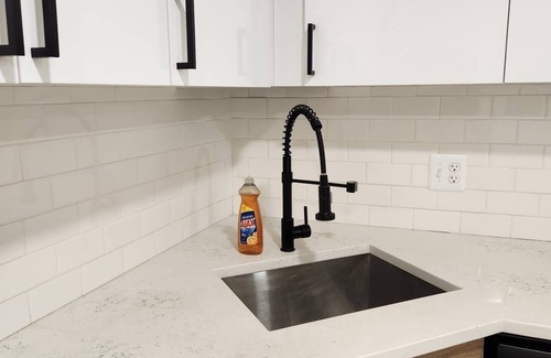 Towson Apartment | Charming Penthouse of 2-bedroom apartment in Towson with AC, fitness room, WiFi