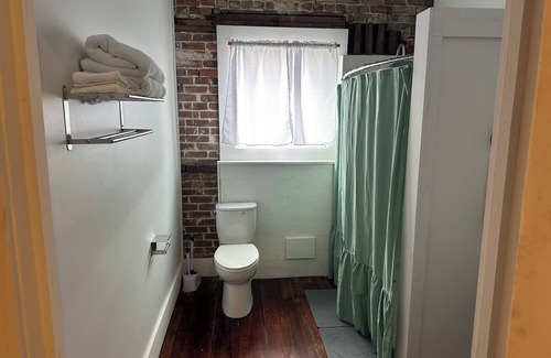 Apalachicola Apartment | Charming pet-friendly suite in the heart of historic downtown Apalachicola