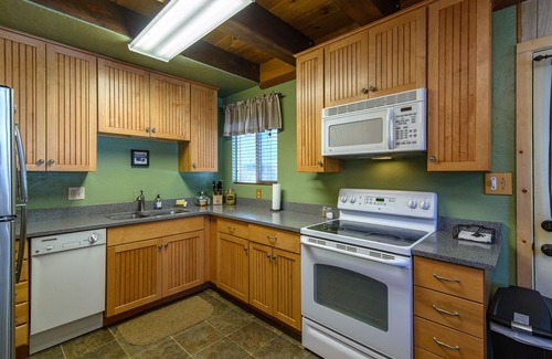 Tahoma Ski Chalet | Charming Pet Friendly Chalet, Great Location, Walk To The Lake
