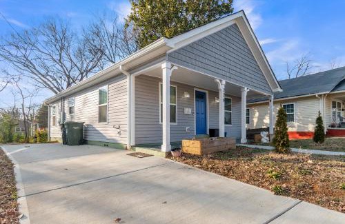 Concord House | Charming Pet Friendly Concord Retreat home