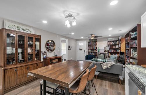 Concord House | Charming Pet Friendly Concord Retreat home
