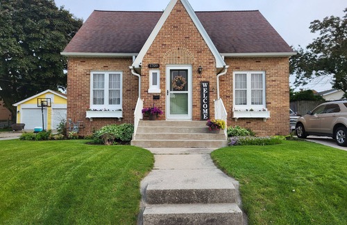 Manitowoc House | Charming Pet-friendly Home Close To The Green Bay Packers And Lake Michigan!