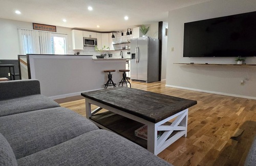 St. Peters House | Charming, Pet friendly, Long stay discounts, 6 miles to Convention Center