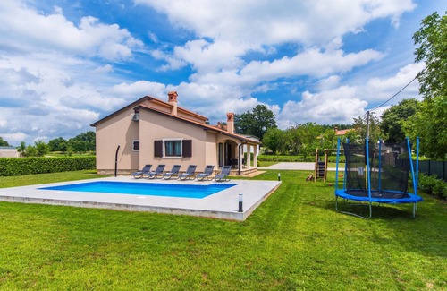 Zabrezani House | Charming pool villa for 8 guests