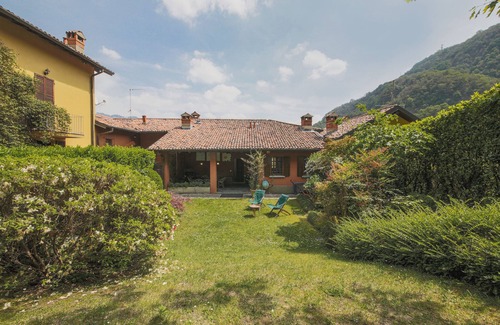 Como Apartment | Charming portion of villa close to the lake, nestled in a quiet oasis amidst