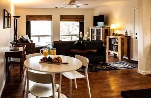 West Sedona House | Charming Private Cozy Suite one bedroom with views