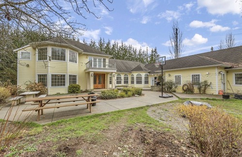 Marysville House | Charming Private home with access to everything within 1 mile