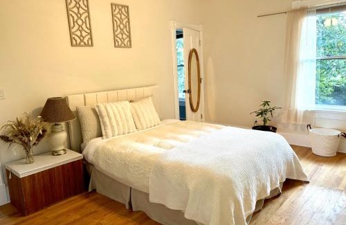 Saugerties South House | Charming Private Studio Saugerties