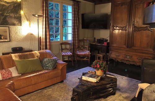 Campan Ski Chalet | CHARMING PYRENEES MOUNTAINS CHALET.