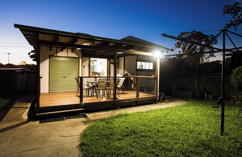 Dunwich House | Charming QLD-style cottage, in Dunwich the Perfect base to explore Nth Straddie