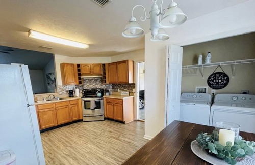 Watertown House | Charming & Quaint Family Home in a quiet Cul De Sac