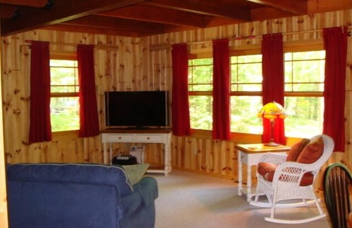 Cheboygan Cottage | Charming quality built home with private Mullett Lake beach access
