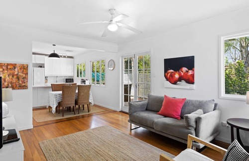 Stafford Heights House | Charming Queenslander Getaway