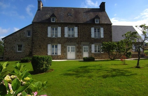 Le Mesnil-Ozenne House | Charming quiet property near Mont St Michel for 2 to 5 people