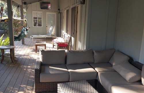Salinas House | Charming quiet single story home amongst coast live oak trees in gated community