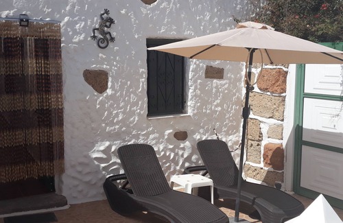 El Rincon House | Charming rural Canarian house with private hot tub, BBQ & chillout area.Sleeps 3