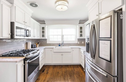 Joplin House | Charming Rancher, Close to Everything!