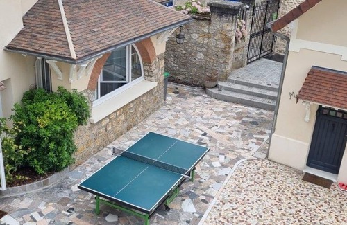 Senlisse Cottage | Charming Renovated Cottage in 2-Hectare Park with Fishing Pond, Near Forest, Close to Versailles