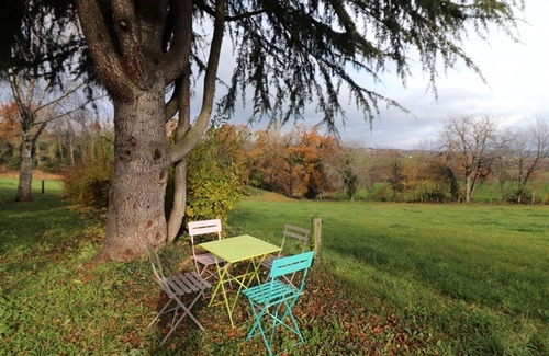 Maurs Cottage | Charming Renovated Cottage with Terrace, Garden & Fireplace, Near Medieval Maurs - Sleeps 4