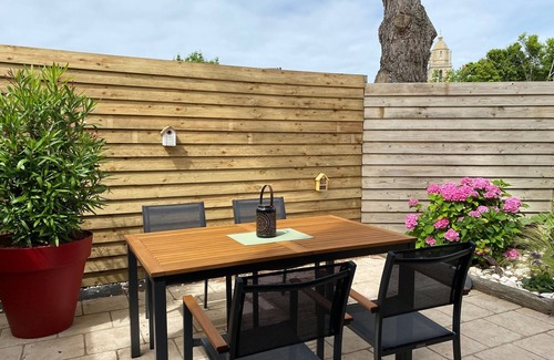 Batz-sur-Mer Cottage | Charming Renovated Cottage Near Beaches and Shops with Private Garden and Modern Amenities