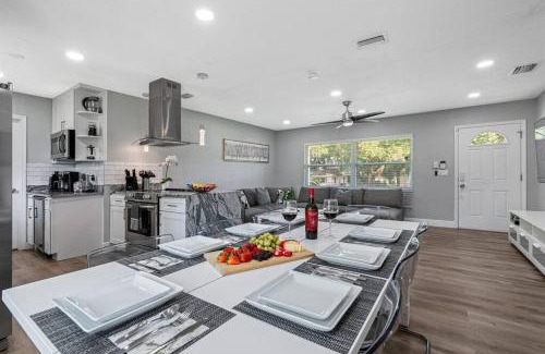 Brandon House | Charming & Renovated Home 20 Minutes from Tampa